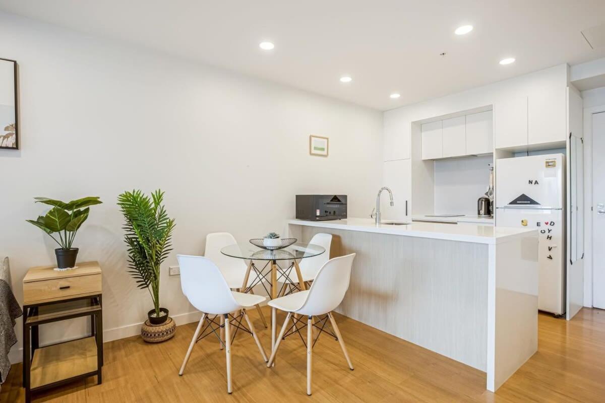 Cosy Two Bedroom Apartment With Balcony Pool And Gym 奥克兰 外观 照片