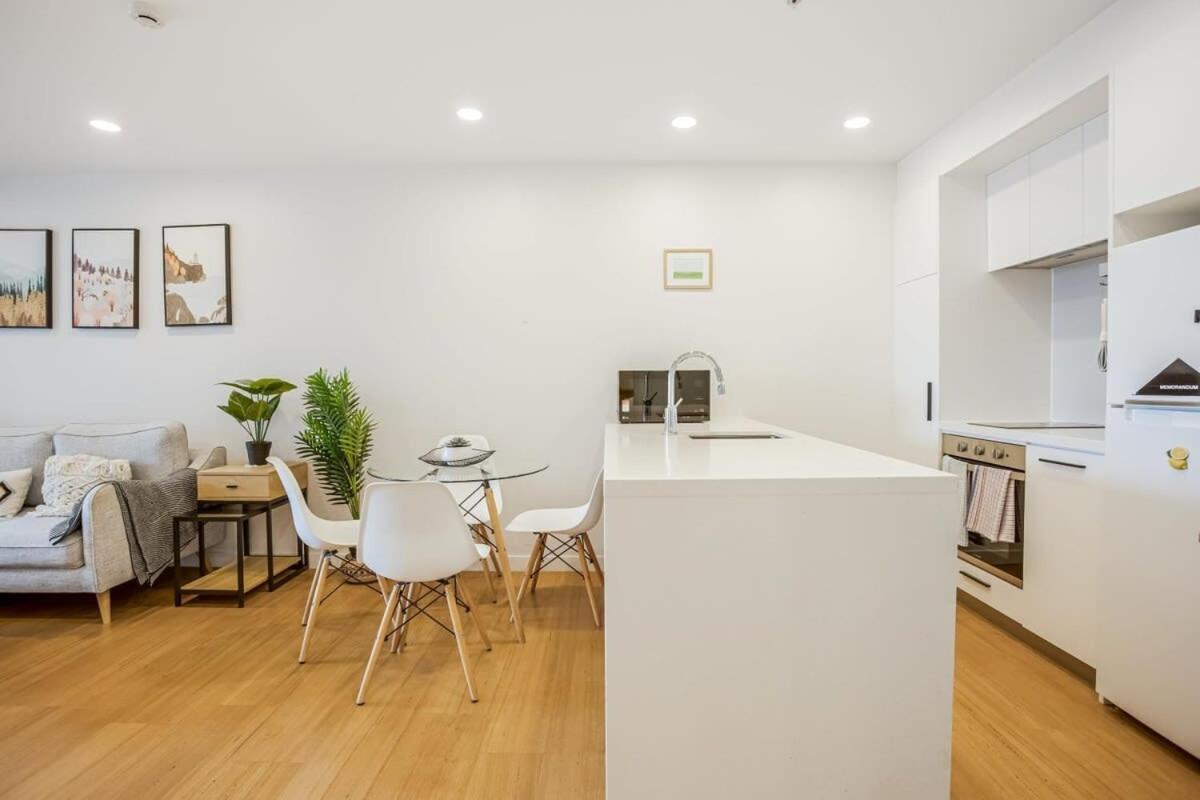 Cosy Two Bedroom Apartment With Balcony Pool And Gym 奥克兰 外观 照片